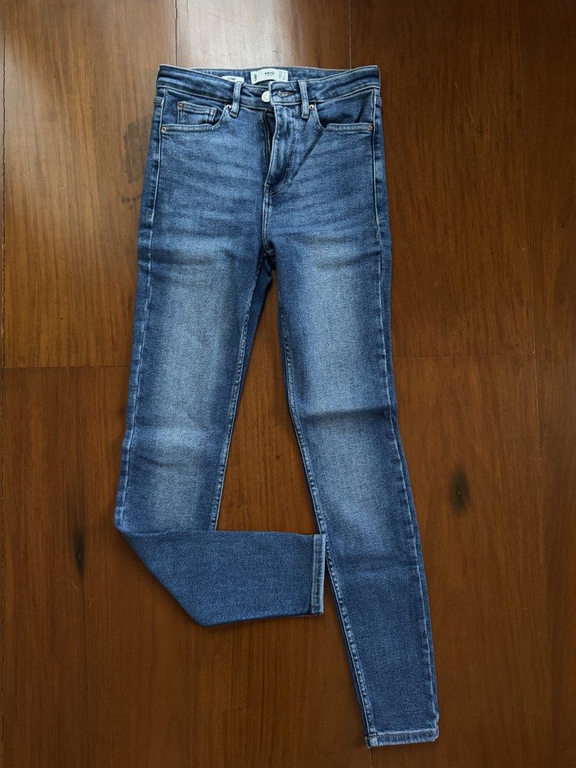 Mango Skinny Denim Jeans - US2 (Category: Jeans) located in Pasig City. Submitted by kutleyn (Listing ID 1460112773, Image 1). Description: - Mango blue wash denim jeans - Slim fit style - Button and zip closure - Classic five-pocket design - Made in Pakistan - Perfect staple for your wardrobe.