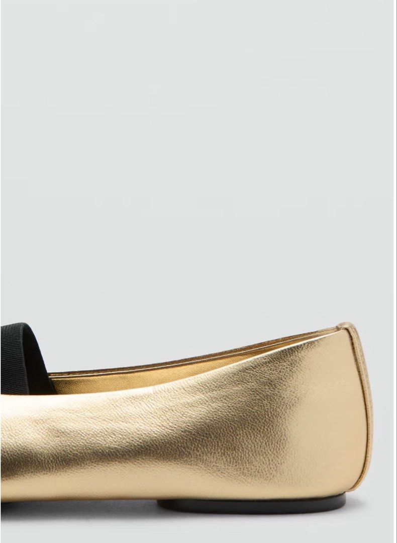 MANGO Strap Leather Shoes – Gold (Category: Flats & Sandals) located in Manila. Submitted by myckalingl38070 (Listing ID 1460137140, Image 2). Description: MANGO Strap Leather Shoes – Gold | Size 35 ✨ Brand new / Like new condition * Only tried on indoors to check the fit. * Never used outside. * No flaws or signs of wear. * Size EU 35. * Comes exactly as shown. Super pretty and perfect if you want to elevate a simple outfit. 💛.