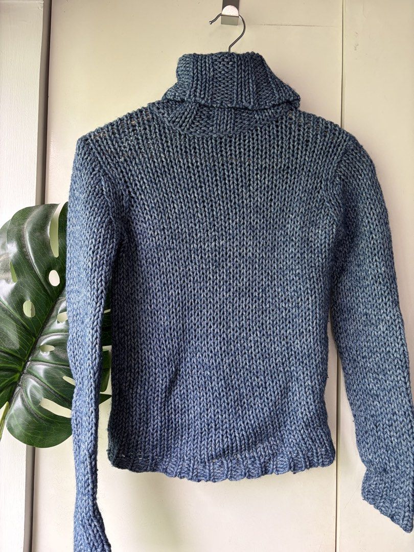 Mango wool blue sweater (Category: Longsleeves) located in Manila. Submitted by coolandchic (Listing ID 1460255347, Image 1). Description: .