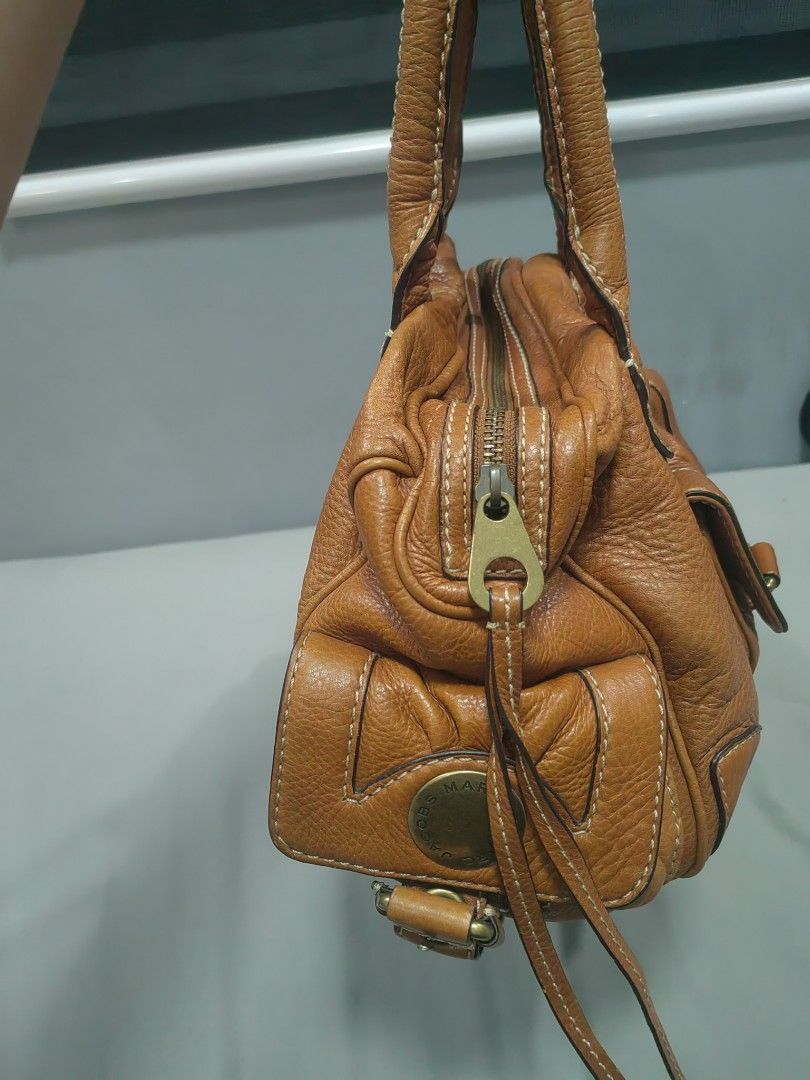 Marc jacob's tan bowling bag (Category: Shoulder Bags) located in Santa Rosa. Submitted by _ba_mo_si_ (Listing ID 1460240224, Image 3). Description: Bag only Plus sf Dm.