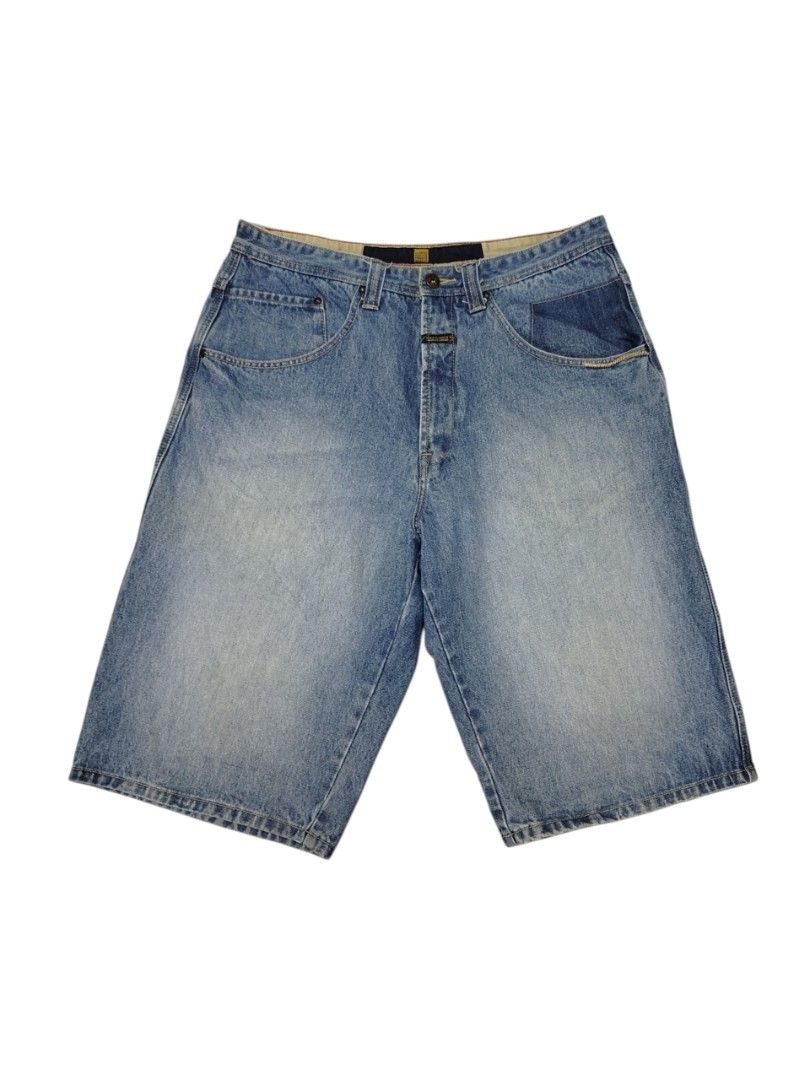 MARITHE FRANCOIS GIRBAUD DENIM JORTS (Category: Shorts) located in Bayombong. Submitted by Gentlemans_ClosEt (Listing ID 1460166056, Image 2). Description: MARITHE FRANCOIS GIRBAUD DENIM JORTS WAISTLINE: 36 LENGTH: 26 LEG OPENING: 12 EXCELLENT CONDITION NO ISSUE.
