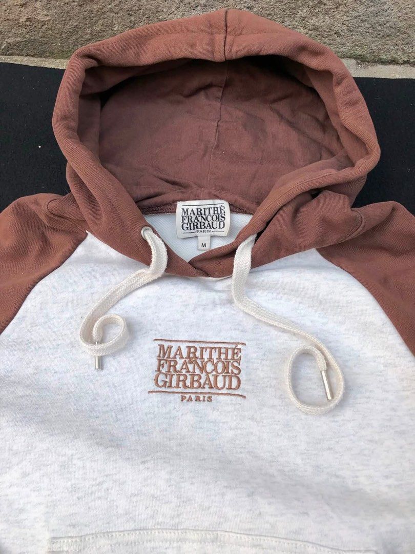MARITHE HOODIE (Category: Coats, Jackets and Outerwear) located in Bacolod City. Submitted by truk_thrift (Listing ID 1460277387, Image 2). Description: Hoodie women’s crop-top.