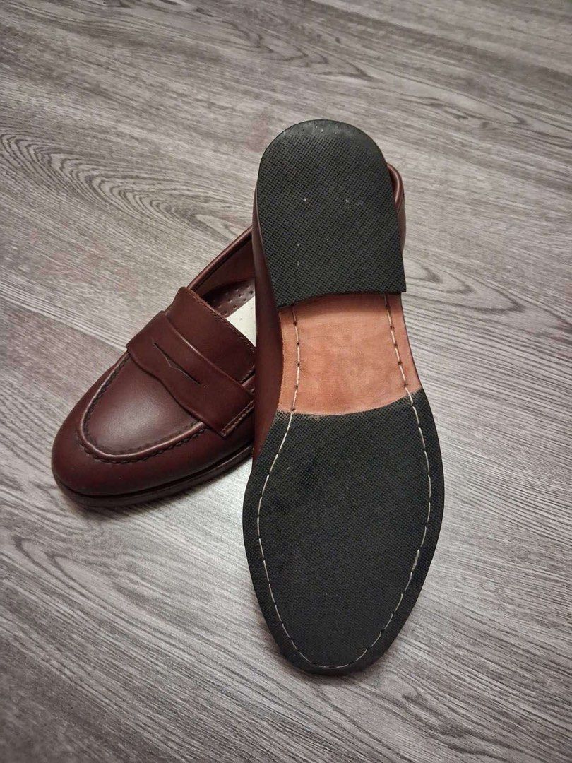 Marquina Bonnie Loafers (Category: Loafers) located in Manila. Submitted by jaynojayno (Listing ID 1460149533, Image 3). Description: - Oxblood color loafers - Comfortable slip-on style - Versatile for work or casual wear - ₱6,990 retail price.