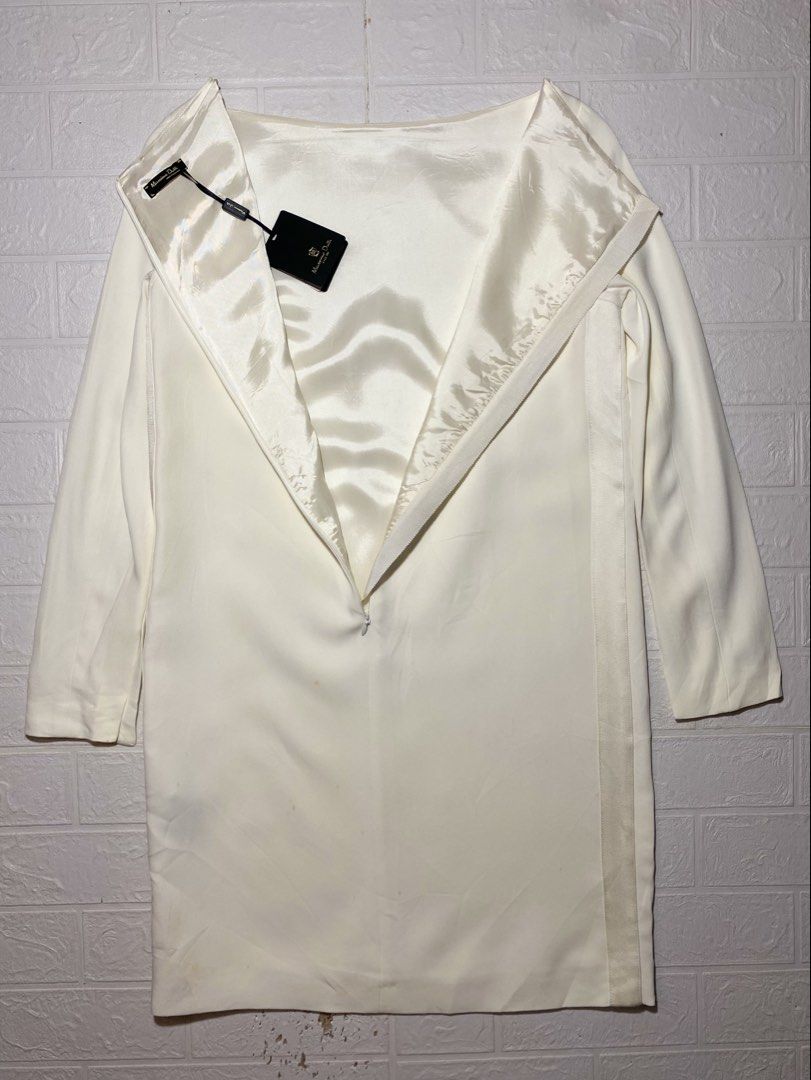 MASSIMO DUTTI IVORY WHITE DRESS (Category: Dresses) located in Tagbilaran City. Submitted by we_thrift (Listing ID 1460202434, Image 3). Description: Width:18 Length:35.