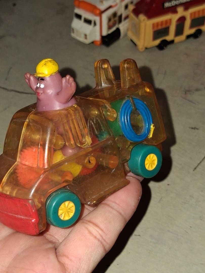 Mcdonalds happy meal (Category: Character Goods) located in Manila. Submitted by marcas022798212 (Listing ID 1460260696, Image 3). Description: .