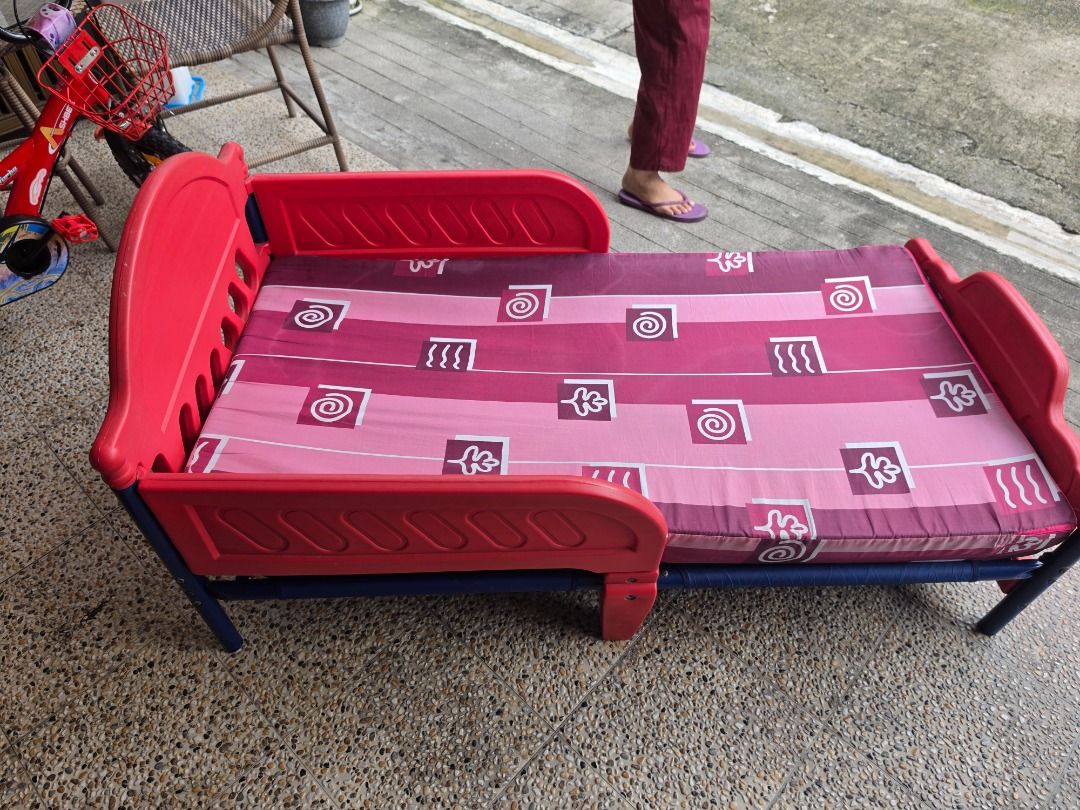 MCQUEEN BED With Matress (Category: Children's Beds) located in Quezon City. Submitted by docjnet (Listing ID 1460233490, Image 2). Description: Good condition, for pick up only.