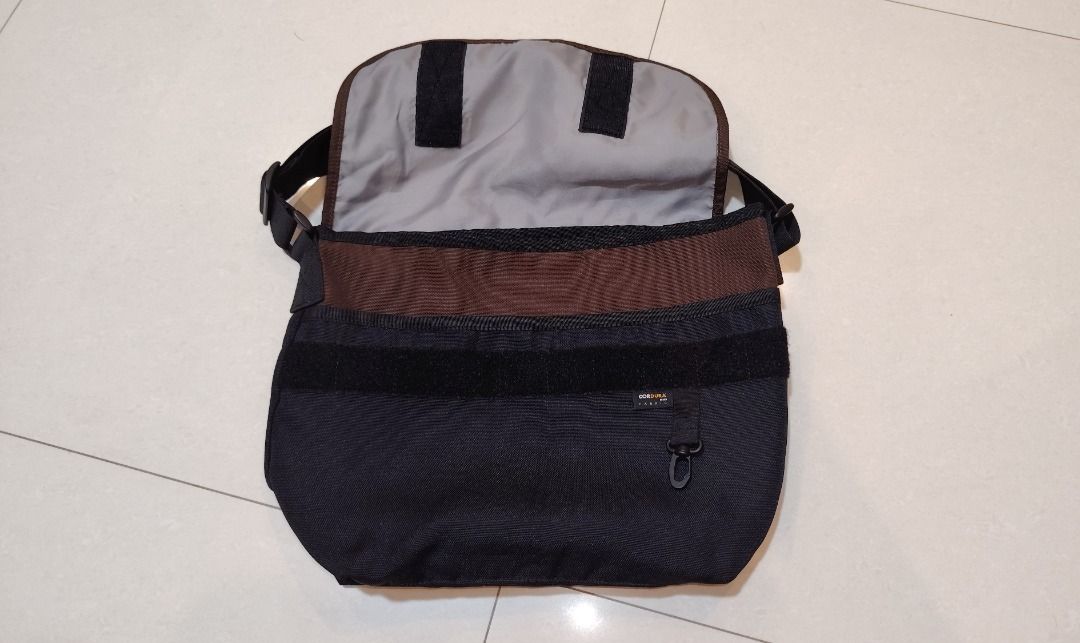 MEI messenger shoulder bag (Category: Sling Bags) located in Bacolor. Submitted by thriftyperminute (Listing ID 1460284132, Image 3). Description: -This is a pre-loved or thrifted item so please manage your expectations. -Color may slightly differ due to lighting or with the settings of the device used to view the photos -"Mine" now, pay now policy -Payment through gcash -Sure buyers only, please -No cancellation of orders -No return, no exchange