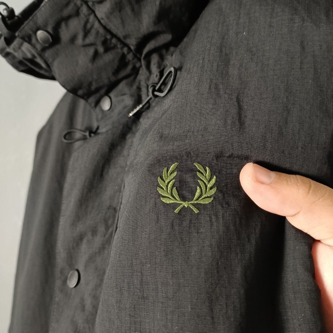 Men's - Fred Perry (Category: Coats, Jackets and Outerwear) located in Bacolod City. Submitted by drop.ph (Listing ID 1460220137, Image 3). Description: Fred Perry - Ripstop Parka *Size M fits L - 23.5x27 *Excellent *No Flaws *Price: 3,000php *Add SF if outside Bacolod City.