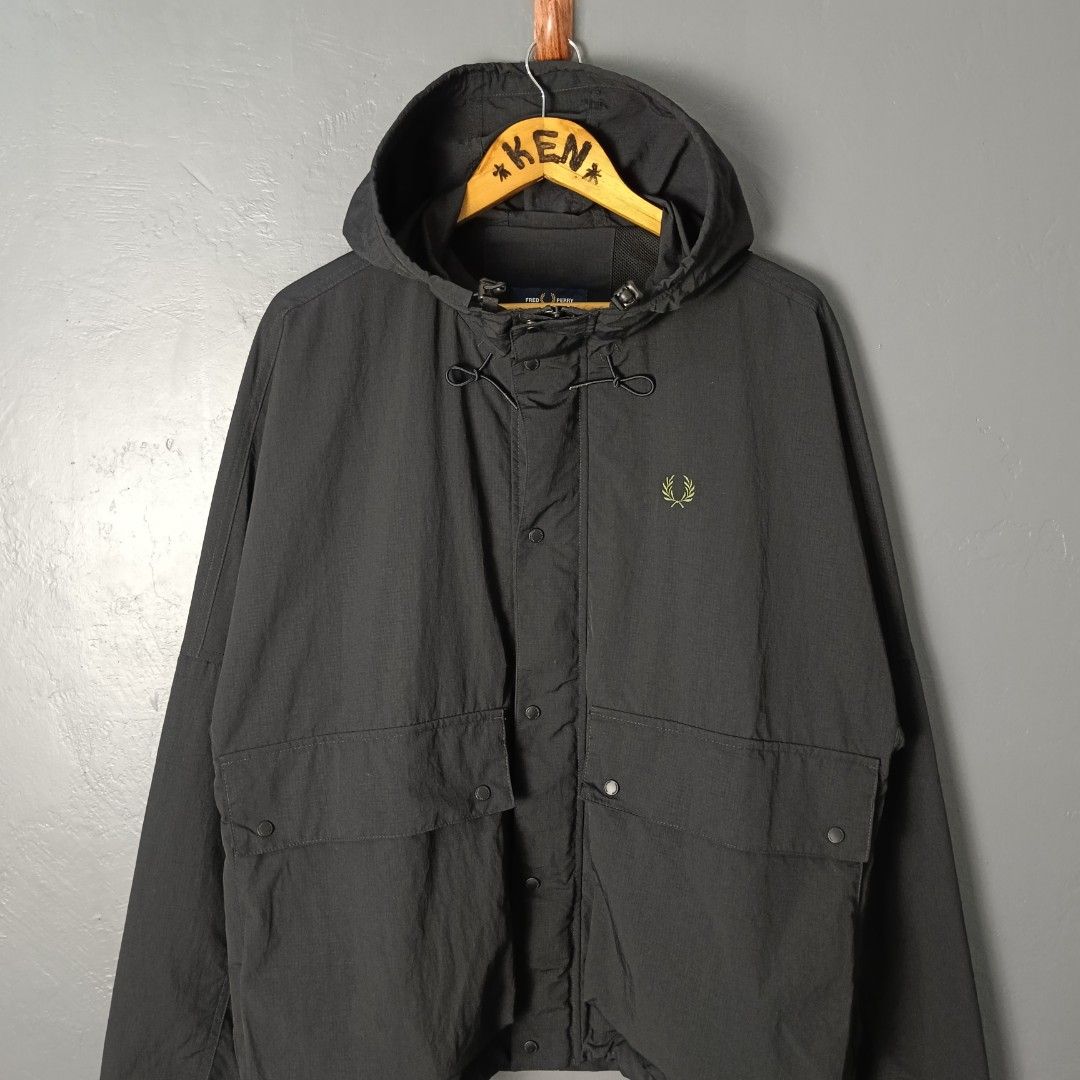 Men's - Fred Perry (Category: Coats, Jackets and Outerwear) located in Bacolod City. Submitted by drop.ph (Listing ID 1460220137, Image 1). Description: Fred Perry - Ripstop Parka *Size M fits L - 23.5x27 *Excellent *No Flaws *Price: 3,000php *Add SF if outside Bacolod City.