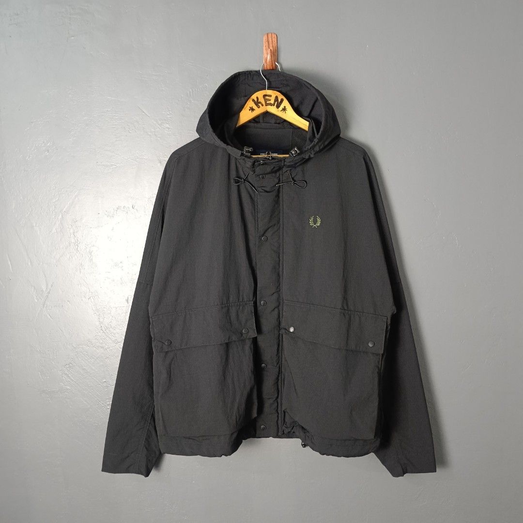 Men's - Fred Perry (Category: Coats, Jackets and Outerwear) located in Bacolod City. Submitted by drop.ph (Listing ID 1460220137, Image 2). Description: Fred Perry - Ripstop Parka *Size M fits L - 23.5x27 *Excellent *No Flaws *Price: 3,000php *Add SF if outside Bacolod City.