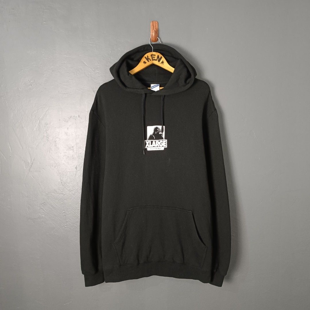 Men's - XLarge (Category: Coats, Jackets and Outerwear) located in Bacolod City. Submitted by drop.ph (Listing ID 1460213242, Image 2). Description: XLARGE - Mid Logo Authentic *Oversized *Size S fits L - 22.5x30.5 *Excellent cloth *Minor stain *Price: 1,200php *Add SF if outside Bacolod City .