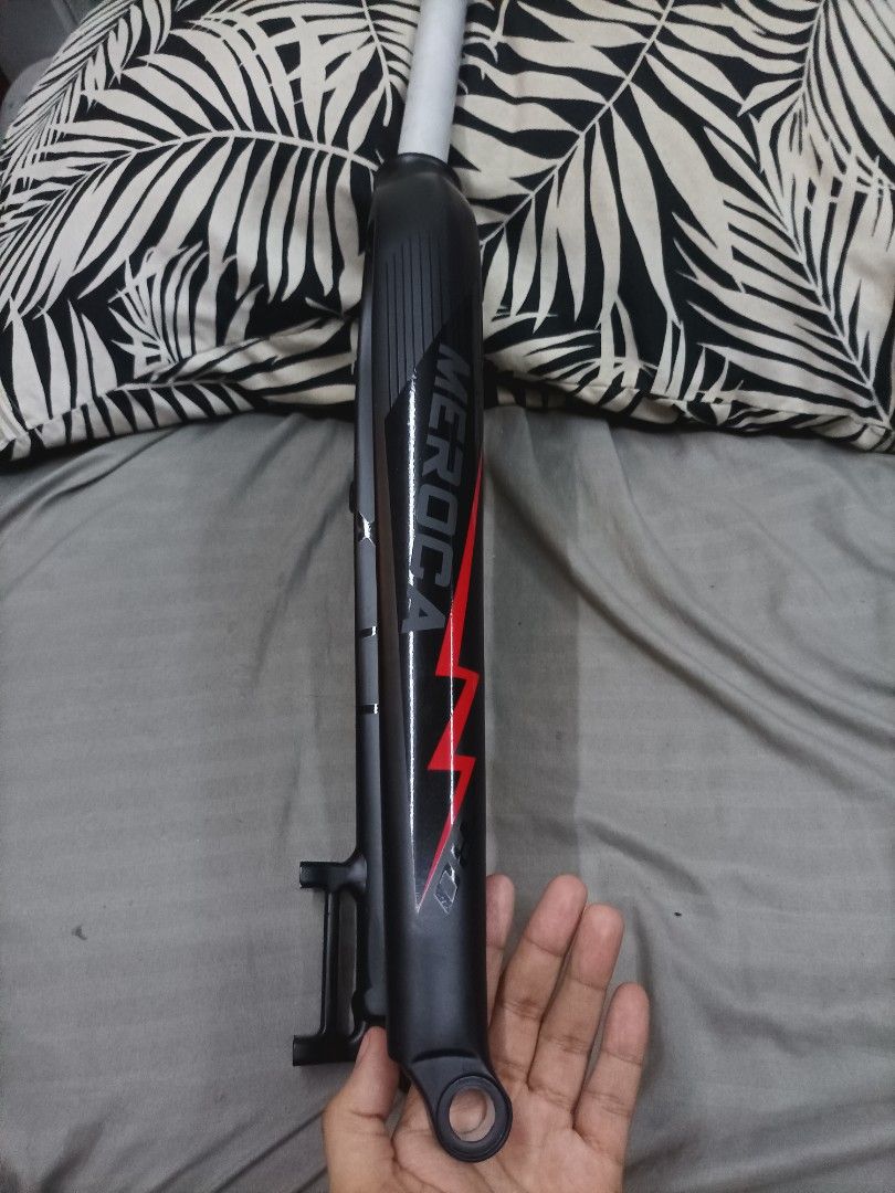 Meroca Bicycle Fork - Black Red (Category: Bicycles) located in Quezon City. Submitted by xjoelouise (Listing ID 1460108484, Image 3). Description: BRANDNEW MEROCA BOOST THRU AXLE RIGID FORK UNIVERSAL/29ER WITH AXLE AND STARNUT DISC BRAKE READY NO ISSUE 1850 ONLY QUEZON CITY LOCATION.