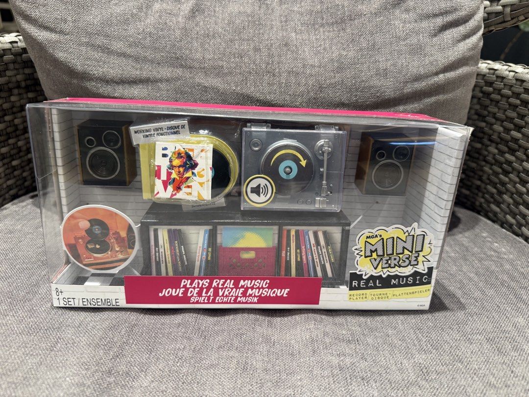 MGA’s Mini Verse _ Real Music (Category: Designer & Blind Box Toys) located in Quezon City. Submitted by adrian_stephen (Listing ID 1460249291, Image 1). Description: Brand New unboxed MGA’s Mini Verse _ Real Music Miniature Vinyl Music Record Player .