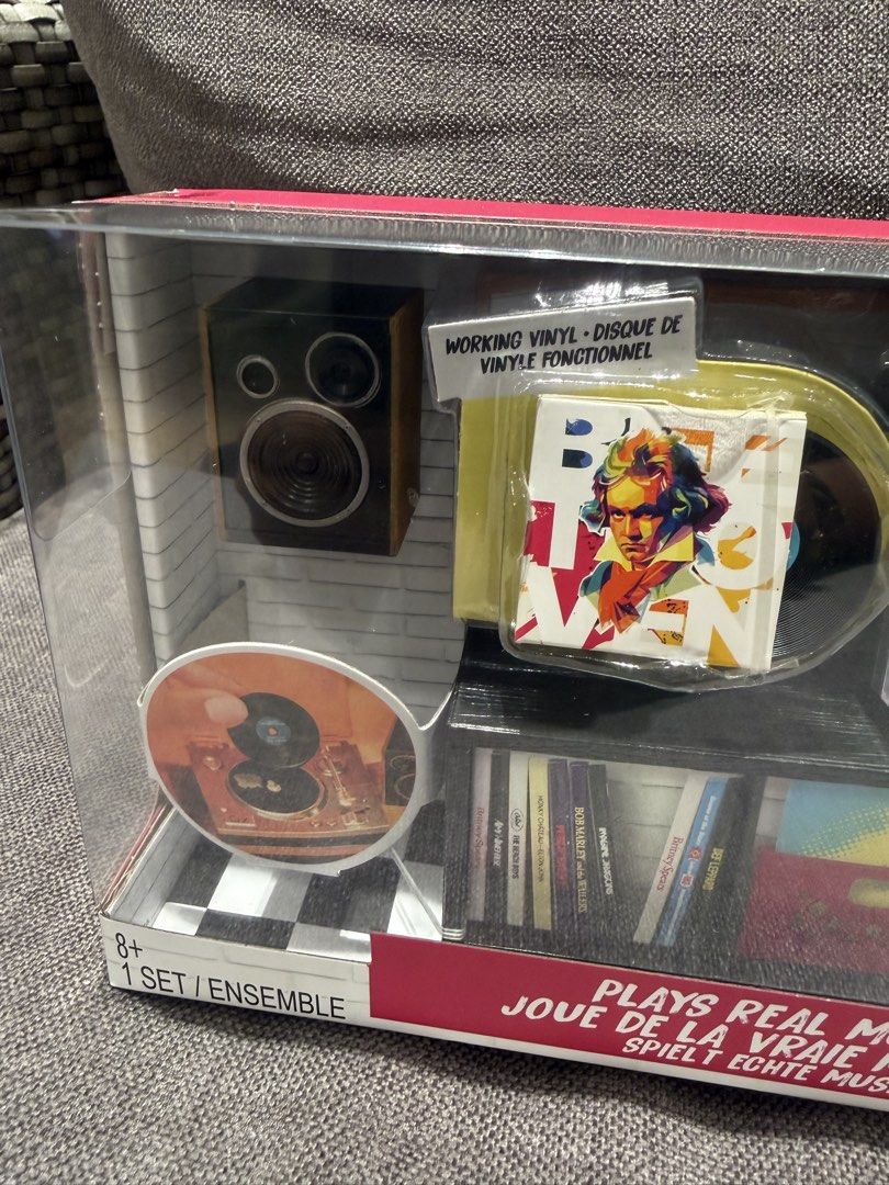 MGA’s Mini Verse _ Real Music (Category: Designer & Blind Box Toys) located in Quezon City. Submitted by adrian_stephen (Listing ID 1460249291, Image 3). Description: Brand New unboxed MGA’s Mini Verse _ Real Music Miniature Vinyl Music Record Player .