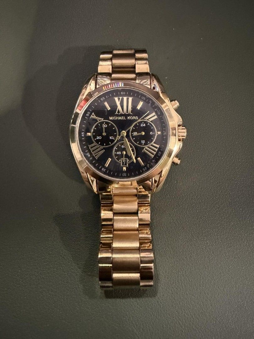 Michael Kors Watch (Category: Luxury Watches) located in Manila. Submitted by mojartea (Listing ID 1460206983, Image 2). Description: Designer watch. Michael Kors Bradshaw for unisex with negotiable price..