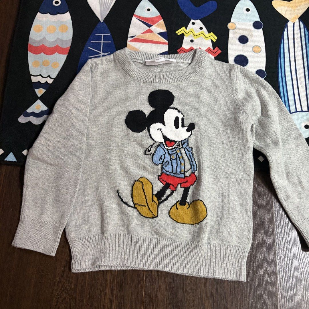 Mickey kids sweater USA (Category: Babies & Kids Fashion) located in Manila. Submitted by urbanwear (Listing ID 1460246708, Image 1). Description: From USA 2 yo .