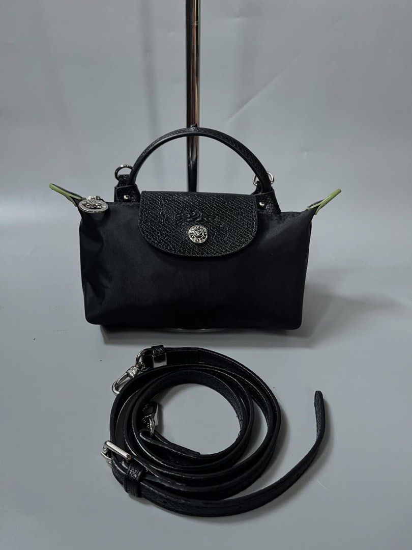 Mini longchamp (Category: Cross-body Bags) located in San Jacinto. Submitted by kellysthrift_ (Listing ID 1460140590, Image 3). Description: Mini micro longchamp.