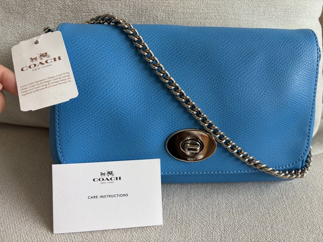 Mini Ruby Crossbody (Category: Bags & Wallets) located in Kuala Lumpur. Submitted by lozobazaar (Listing ID 1460227583, Image 1). Description: DM to negotiate. Can MEET- UP to check item Support POST.