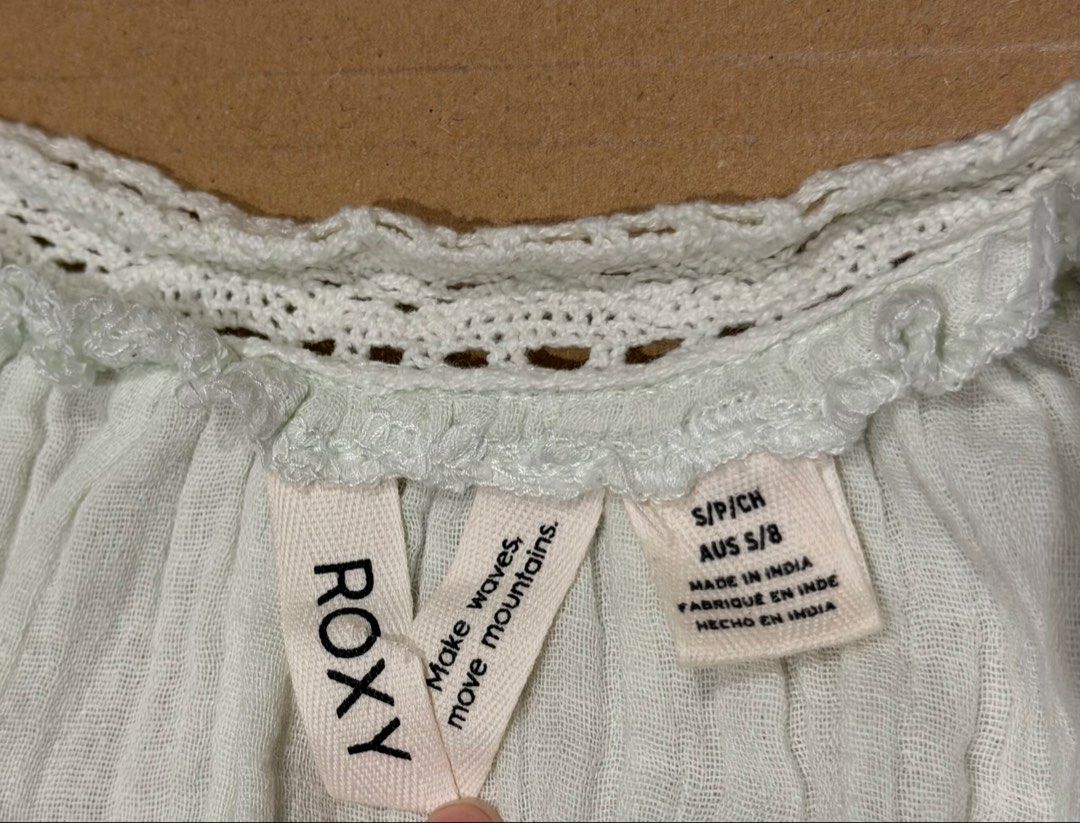 Mint Green Muslin Cotton Roxy Croptop (Category: Blouses) located in Paranaque City. Submitted by preluvdbyp (Listing ID 1460217773, Image 1). Description: •Payment Options: GCash or BPI Bank Transfer •Delivery/Shipping fee to be shouldered by buyer.