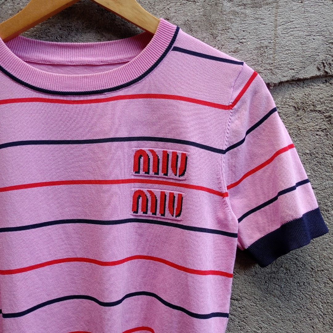 MIUMIU WOMEN'S (Category: Shirts) located in Koronadal. Submitted by thriflex.29 (Listing ID 1460222356, Image 2). Description: MIUMIU WOMEN'S Size: Medium Measurements: Width 17 Length 18.5 Condition: 9/10 - Excellent Colorate: 9.5/10 No Issue Mine: 250.