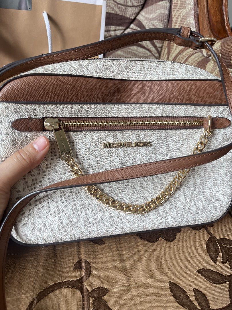 MK bag (Category: Sling Bags) located in Caloocan City. Submitted by donnarocher19 (Listing ID 1460108970, Image 2). Description: .