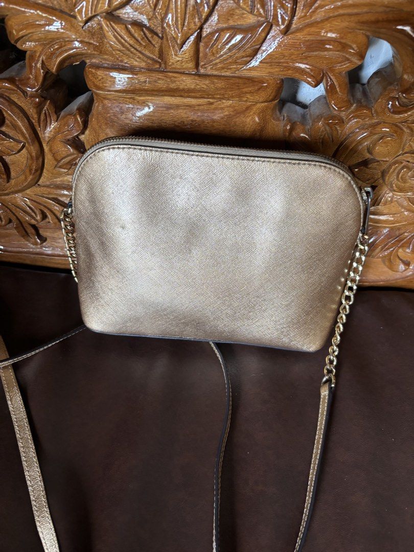 MK sling bag (Category: Cross-body Bags) located in Naga. Submitted by closet_redux (Listing ID 1460134899, Image 2). Description: Guaranteed og Sign of use.