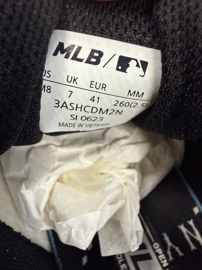 MLB （分類：波鞋）位於 Hong Kong。 由 rebel1117 提交（商品編號 1460139299，圖片 4）。簡介： 全新MLB 鞋 Size : 26cm 未剪牌，冇盒，有包裝紙 Authentic 。