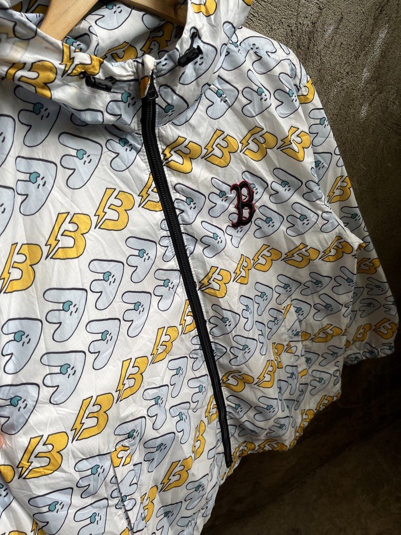 MLB EMBROIDERED AOP WINDBREAKER (Category: Hoodies) located in Cagayan de Oro. Submitted by rewornthriftph (Listing ID 1460128949, Image 3). Description: width: 23 length: 25.5 BOXY medium | FITS also on small Color rate: 9.5/10 Issue: NONE In EXCELLENT Condition See details and reference on slides Payment Methods: GCASH/JNT PLS MANAGE YOUR EXPECTATIONS. THRIFT ITEMS, NO CANCELLATION ₱600.