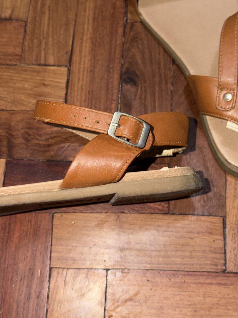 Montego Bay Club Sandals (Category: Flats & Sandals) located in Mandaluyong City. Submitted by decluttering.mari (Listing ID 1460156073, Image 3). Description: Rfs: decluttering.