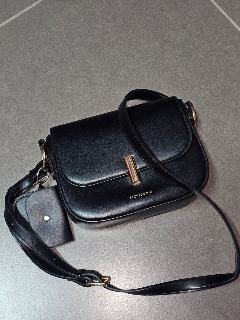 Mossdom Shoulder Bag (Category: Shoulder Bags) located in Lubao. Submitted by wakinaa (Listing ID 1460148306, Image 2). Description: one time use lang po.