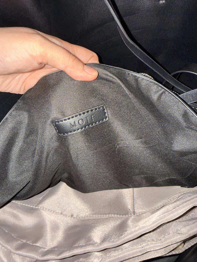 MOTF TOTE BAG LARGE (Category: Tote Bags) located in General Trias. Submitted by tinyfits_outgrown (Listing ID 1460238590, Image 3). Description: MOTF black tote bag Super spacious.