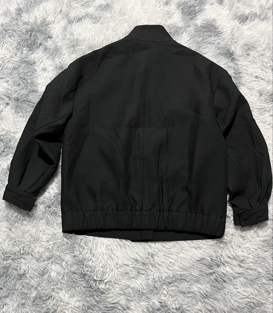 Muji Warm Padded Lightweight Puffer (Category: Coats, Jackets and Outerwear) located in Sasmuan (Sexmoan). Submitted by winterclothes.ph (Listing ID 1460163921, Image 2). Description: Muji Warm Padded Lightweight Puffer Jacket L on tag Width 24 Length 27 - b30 Excellent Condition 1450.
