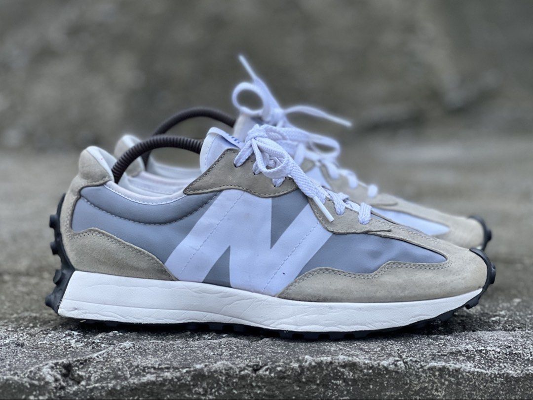 New balance 327 (Category: Sneakers) located in Pasig City. Submitted by store_4_all_season (Listing ID 1460253029, Image 1). Description: Size 9us mens / 27 cm / 42 eu Used - Very Good No issue 📩📩📩.