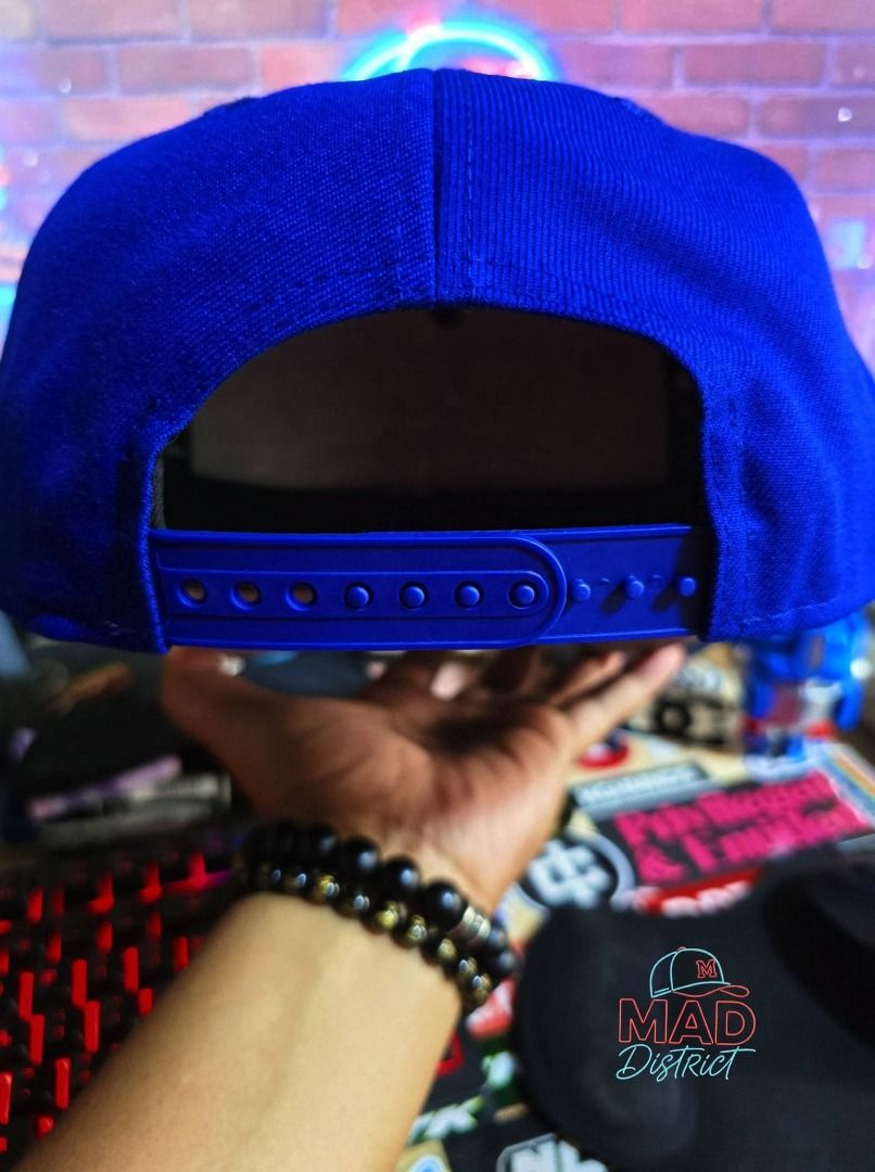 New Era 9FIFTY New York Mets Snapback Cap (Category: Caps & Hats) located in Pasig City. Submitted by markyboi888 (Listing ID 1460190794, Image 3). Description: - Royal blue New York Mets snapback hat - New Era 9FIFTY model - Features classic 'New York' embroidery and Mets logo - Adjustable snapback closure for a custom fit - Ideal for any fan of the New York Mets.