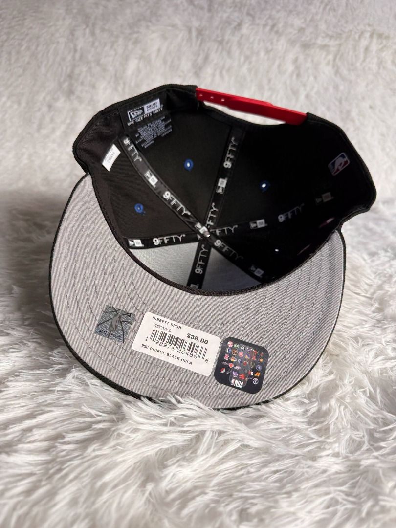 New Era Chicago Bulls Script 🏀🔥 (Category: Caps & Hats) located in Pasig City. Submitted by markyboi888 (Listing ID 1460186524, Image 3). Description: New Era Chicago Bulls Script 🏀🔥 On hand | Ready to ship or pick up 📦🛵 🧢9FIFTY Adjustable Snapback / One Size Fits Most (OSFM) 💯Brand new ✅️Guaranteed Authentic 📍Pasig 📩 DM to purchase or for any additional inquiries. ⚠️ Disclaimer: Not affiliated with the featured brand. All rights belong