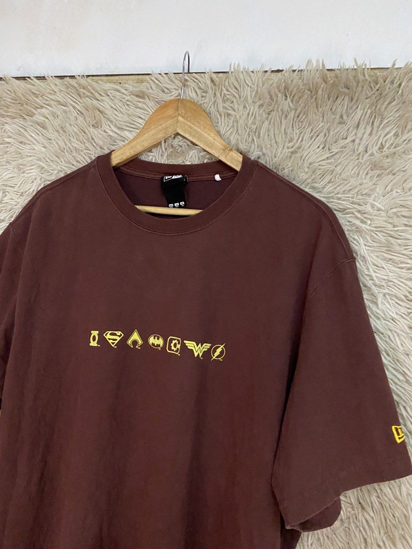 New Era Justice League (Category: Tshirts & Polo Shirts ) located in Aurora. Submitted by clarkmelvinthrift21 (Listing ID 1460266151, Image 2). Description: Name: New Era Justice league 📌Size: Xxl 📌Dimensions: 24x31 📌Condition: Verygood 📌Issue/Flaws: 2 pinholes 📌Color rate: 9.5 Location: Zamboanga del Sur, Mindanao.
