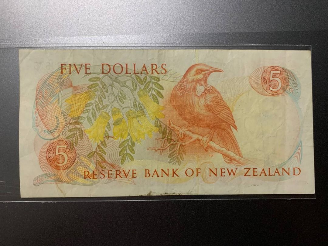 New Zealand 5 Dollar Banknote (Category: Currency) located in Indang. Submitted by vykolektor (Listing ID 1460188509, Image 2). Description: New Zealand 5 dollars Condition in photos.