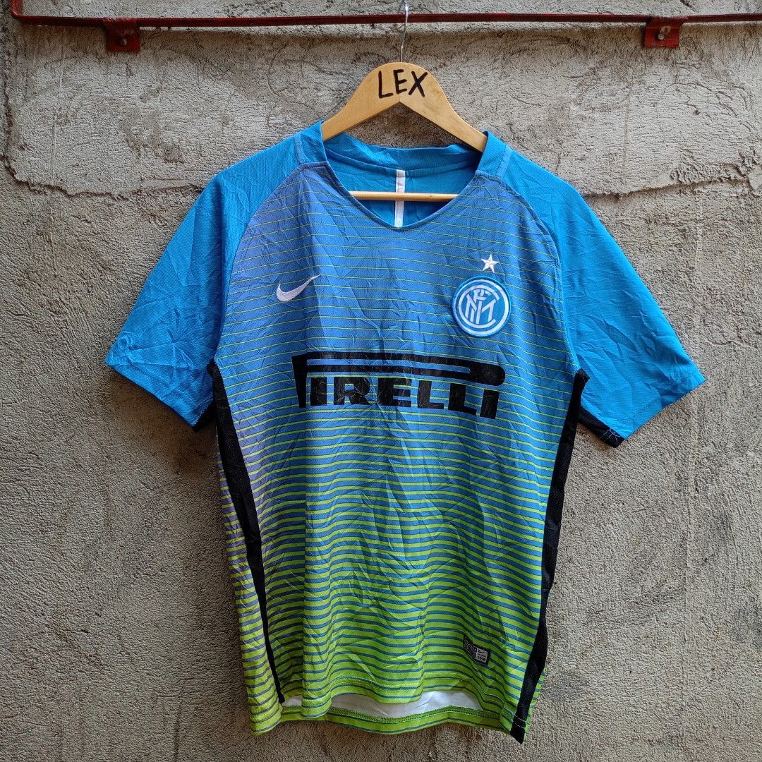 NIKE 2016/17 INTER MILAN THIRD STADIUM JERSEY (Category: Tshirts & Polo Shirts ) located in Koronadal. Submitted by thriflex.29 (Listing ID 1460217936, Image 1). Description: NAYKE 2016/17 INTER MILAN THIRD STADIUM JERSEY Size: Medium Measurements: Width 19.5 Length 26 Condition: 9/10 - Excellent Colorate: 9/10 Issue: Print chech photo Mine: 250.