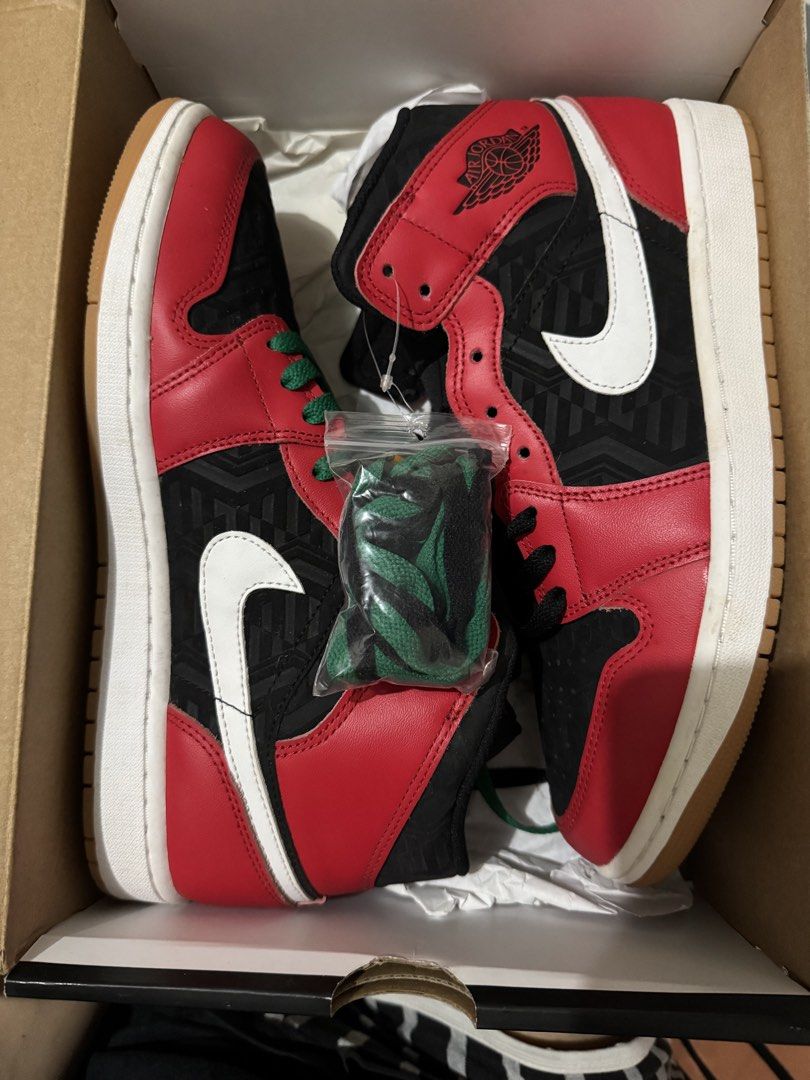 Nike Air Jordan Mid (Category: Sneakers) located in Legazpi City. Submitted by marthascollection19 (Listing ID 1460153645, Image 1). Description: With discoloration on the side.