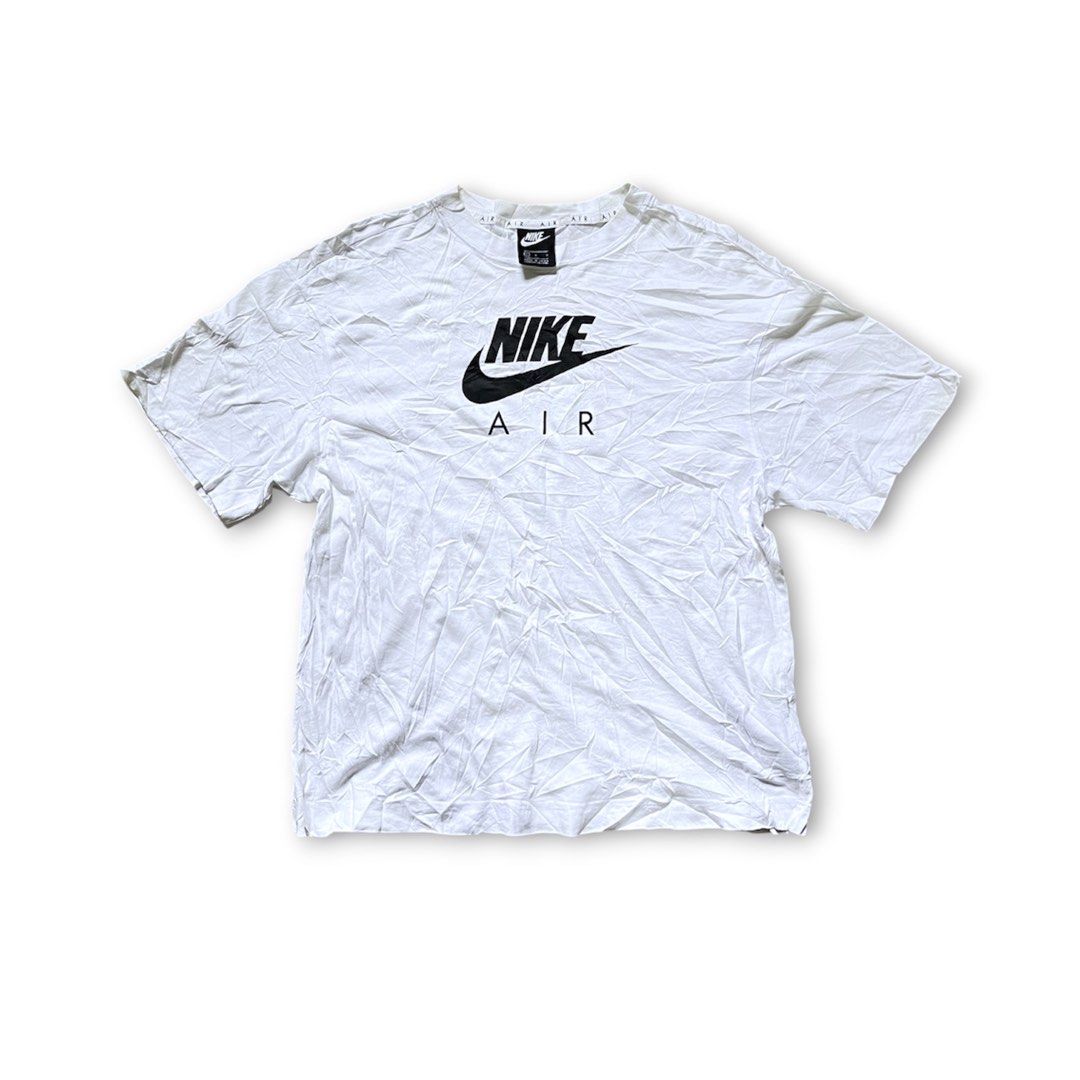 Nike Air Mid Print Big Logo (Category: Tshirts & Polo Shirts ) located in Alabel. Submitted by rndm.f1nds (Listing ID 1460136004, Image 1). Description: Need Wash (Stain in Necline) No Crack.