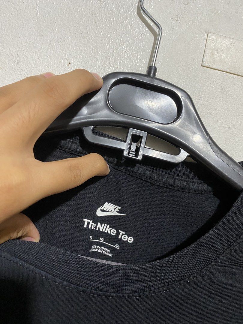 NIKE BALL FOR ALL SHIRT (Category: Tshirts & Polo Shirts ) located in Manila. Submitted by brndn.rgld (Listing ID 1460299071, Image 3). Description: SLIGHTLY NEGO FOR SURE BUYER 19 / 27 LIKE NEW NO ISSUE.