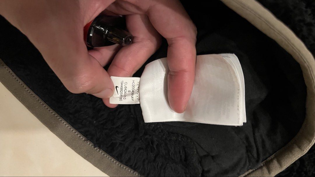 Nike Black Fleece Jacket Size S (Category: Coats, Jackets and Outerwear) located in Manila. Submitted by kil_11 (Listing ID 1460298800, Image 3). Description: - Black Nike fleece jacket - Button-up front with contrasting panel - Super soft and warm material - Ideal for layering - Size S - Made in Thailand.