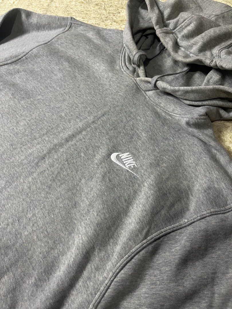 Nike Club Fleece Gray (Category: Hoodies) located in Iloilo. Submitted by alwen_thrifting (Listing ID 1460295071, Image 2). Description: Dimension: 23x28 Color rate: 9.3/10 Excellent condition Needs wash.