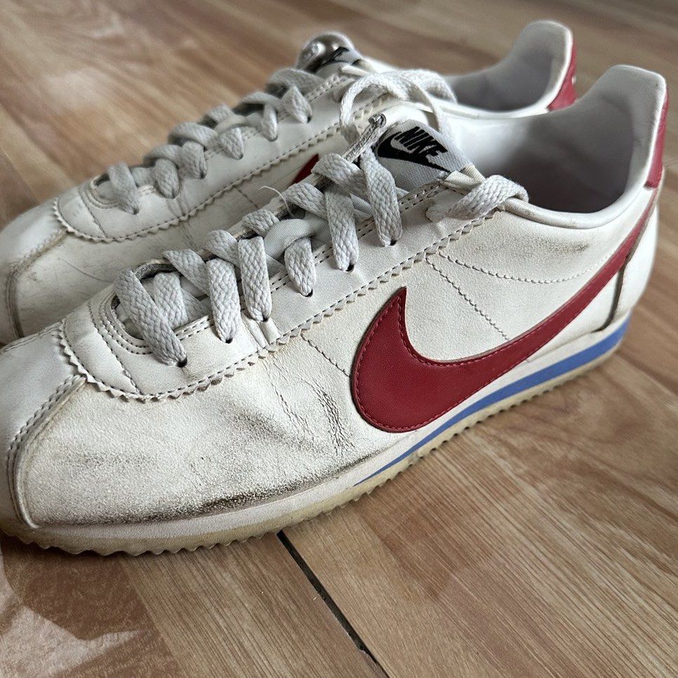 NIKE CORTEZ (Category: Sneakers) located in Bulacan. Submitted by itemsbyjj (Listing ID 1460199470, Image 1). Description: Original nike cortez Issue: faded logo inside of the soles, needs cleaning and restoration due to unglued soles and creases.