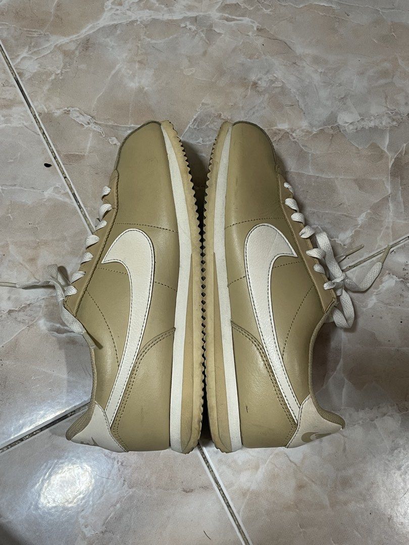 Nike Cortez Leather (Category: Sneakers) located in Manila. Submitted by talas.pieces (Listing ID 1460197928, Image 2). Description: Nike Cortez Leather FOR SALE PRICE: ₱999 Condition: Pre-loved shoes Color way: Sesame/White/Sail Size: US 8.5 SRP/Bought before: ₱4,695 Mode of Payment: BPI/GCASH/Maribank Delivery: J&T or Lalamove.