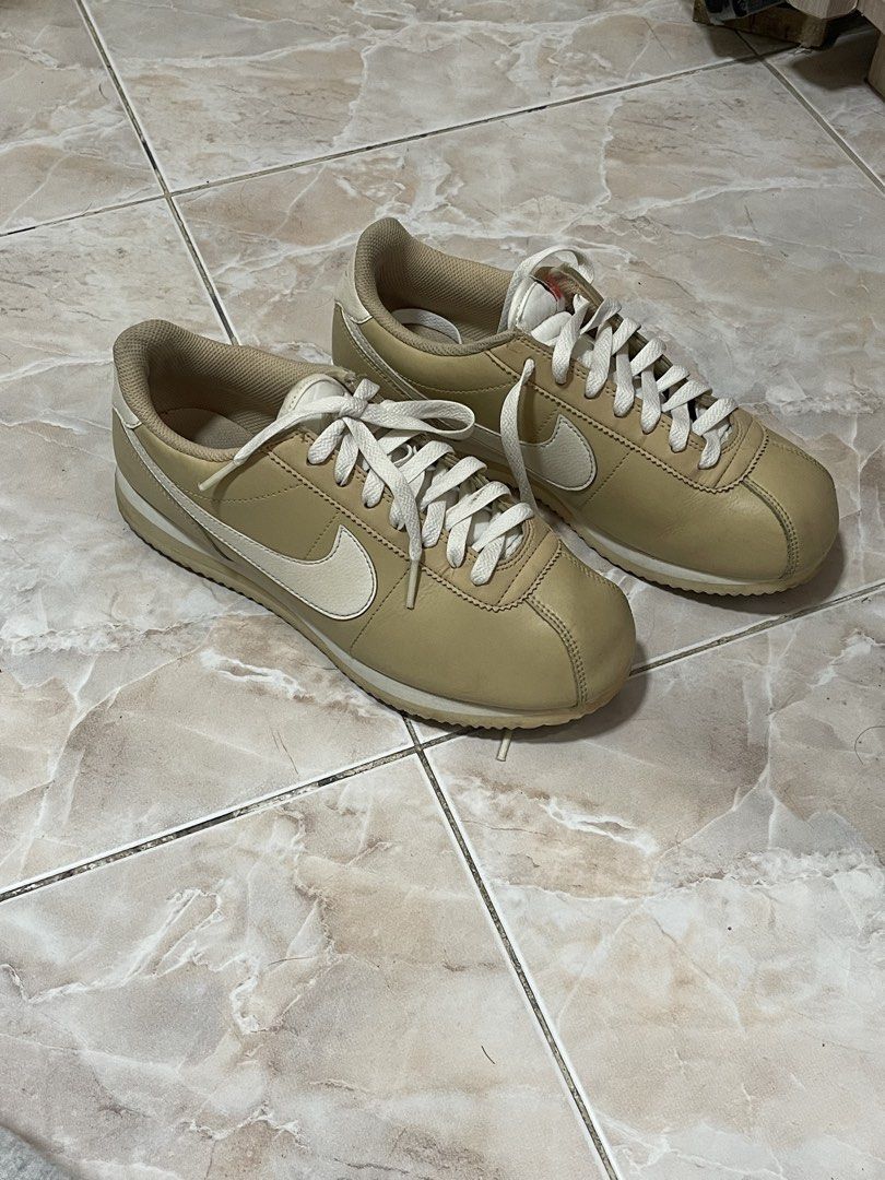 Nike Cortez Leather (Category: Sneakers) located in Manila. Submitted by talas.pieces (Listing ID 1460197928, Image 1). Description: Nike Cortez Leather FOR SALE PRICE: ₱999 Condition: Pre-loved shoes Color way: Sesame/White/Sail Size: US 8.5 SRP/Bought before: ₱4,695 Mode of Payment: BPI/GCASH/Maribank Delivery: J&T or Lalamove.