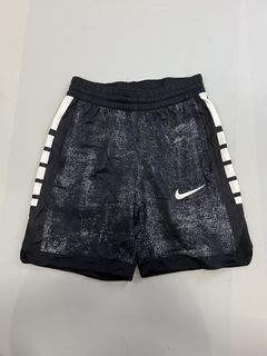 (Category: ) located in . Submitted by aas_thriftfings (Listing ID 1460187511, Image 1). Description: .
