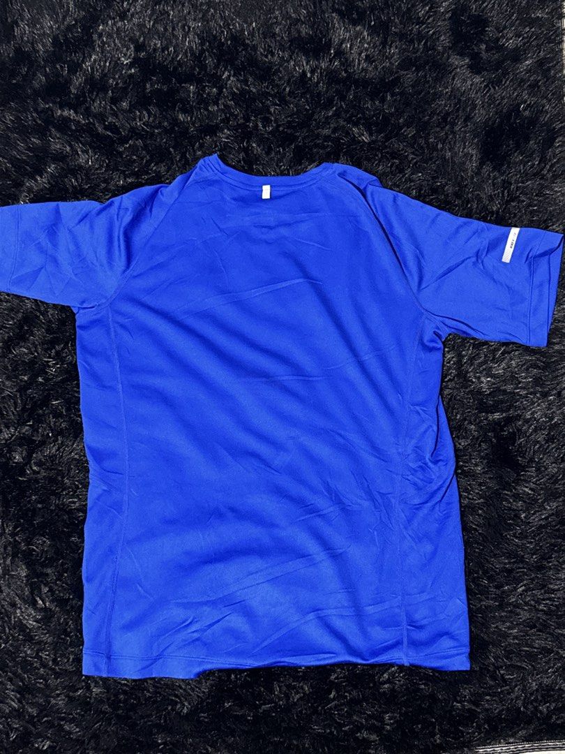 Nike drifit blue size medium width: 20 length: 28 good condition (Category: Activewear) located in Dagupan City. Submitted by nathani3l (Listing ID 1460149291, Image 2). Description: may paint sa loob as you can see in the picture but hindi siya noticeable Loc: pangasinan Need wash Slight nego.