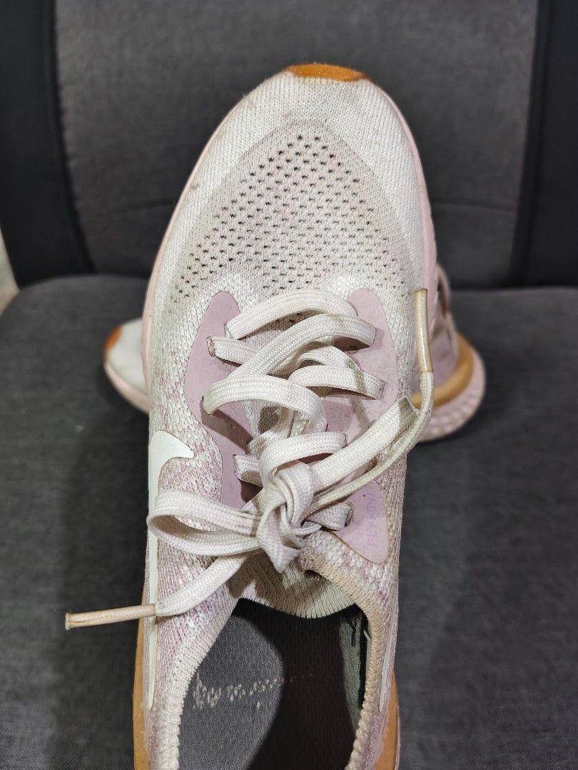 Nike Epic React Flyknit Pearl Pink (Category: Sneakers) located in Bulacan. Submitted by angel.decluttersx (Listing ID 1460234006, Image 3). Description: pls read‼️ issue: outsole nabakbak lang (see last photos) but insoles are intact and vv good to wear pa size 36.
