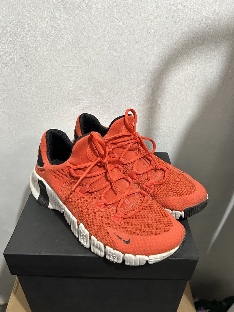 Nike Free Metcon 4 Orange Training Shoes (Category: Sneakers) located in Santa Cruz. Submitted by rmaganito (Listing ID 1460194778, Image 3). Description: Nike metcon 4 orange Condition: still presentable Needs light cleaning Price: 999.